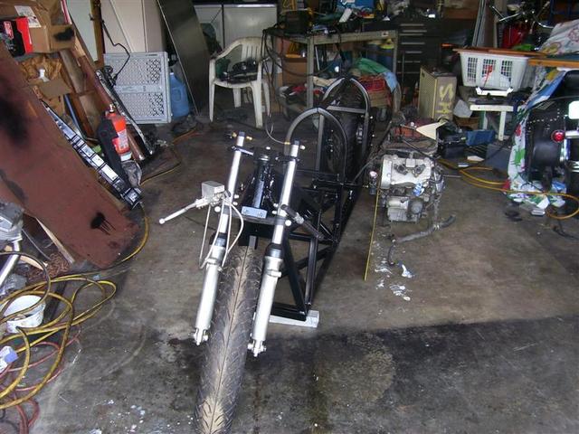 Front view. The forks are from a Kawasaki, the wheels are from a Suzuki.