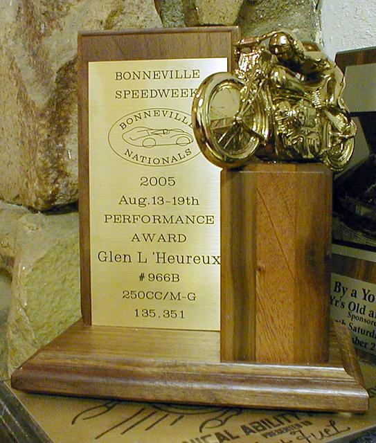 Performance trophy for running within 3% of the record at Bonneville.
Kinda slow speed, but I'll take it!!