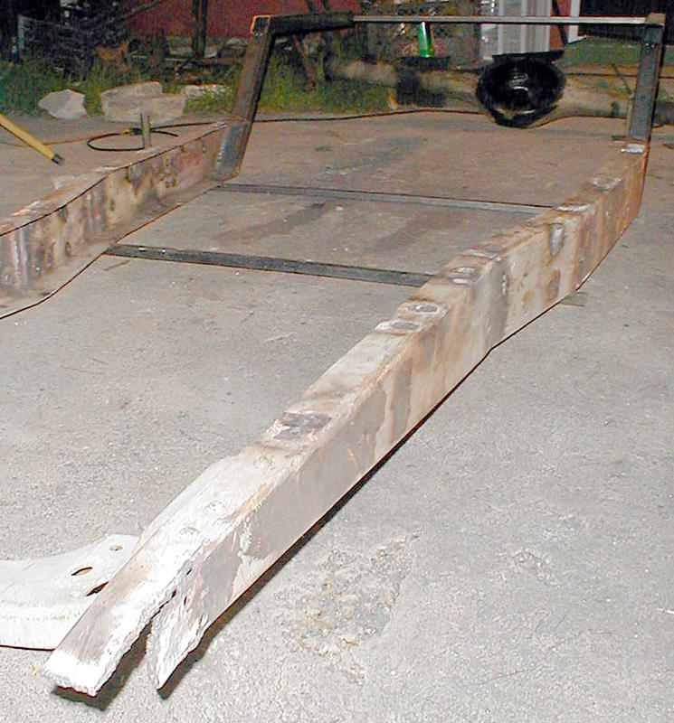 Rails are shaved.
Front is bobbed.