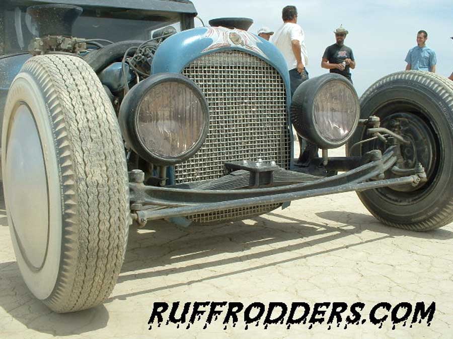 The bullshit session in the background is one of the things I love most about the dry lake.