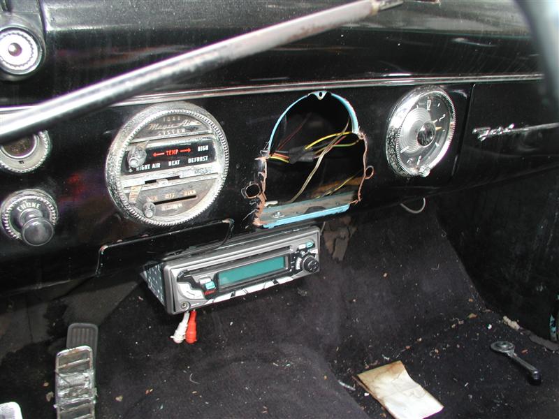 Aaaah! The damn radio hole. Why'd they do that?
