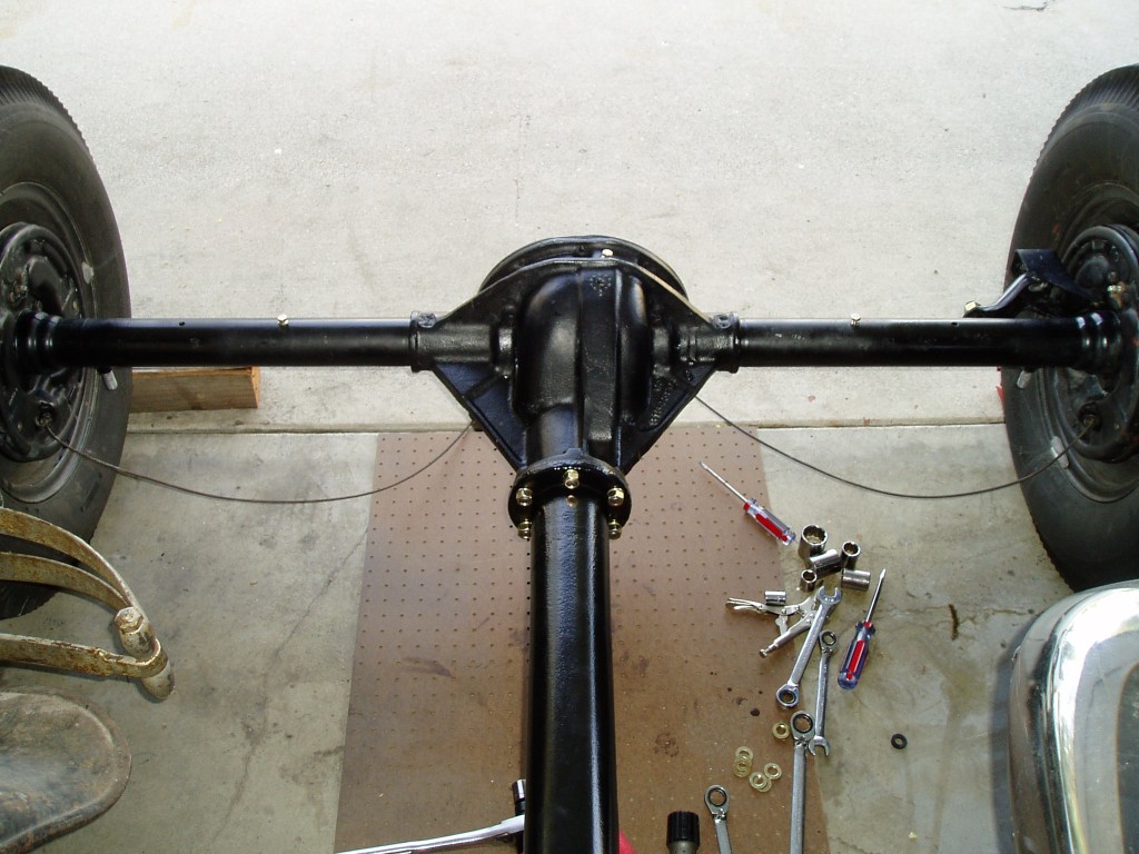 Rear diff got some new rattle-can paint.