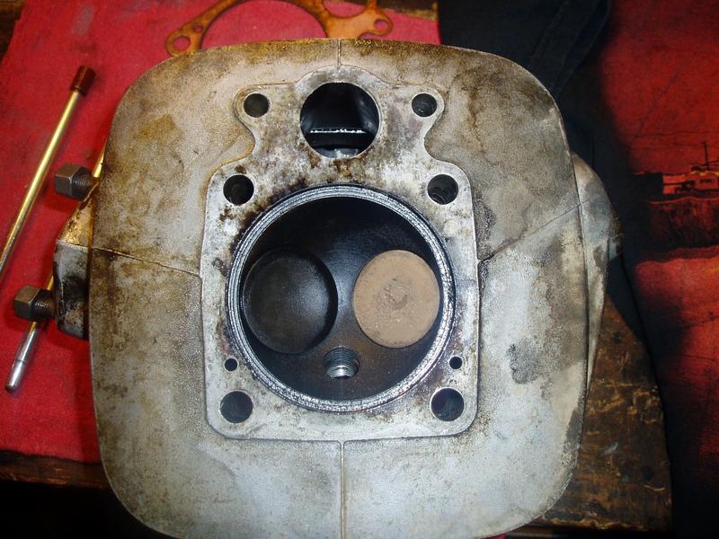 Valves seen from underside of cylinder head. Exhaust is on the right (crusty).