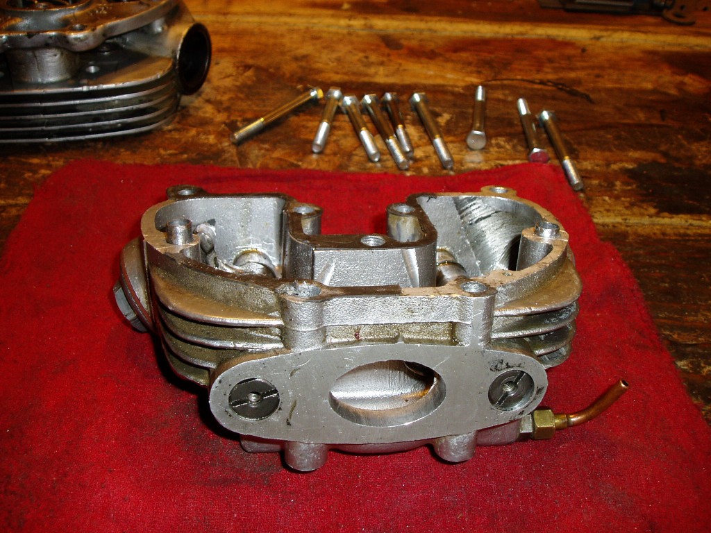 The 2 collars that hold the box in place are now pressed into the rocker box itself instead of the head. I had to shorten them t