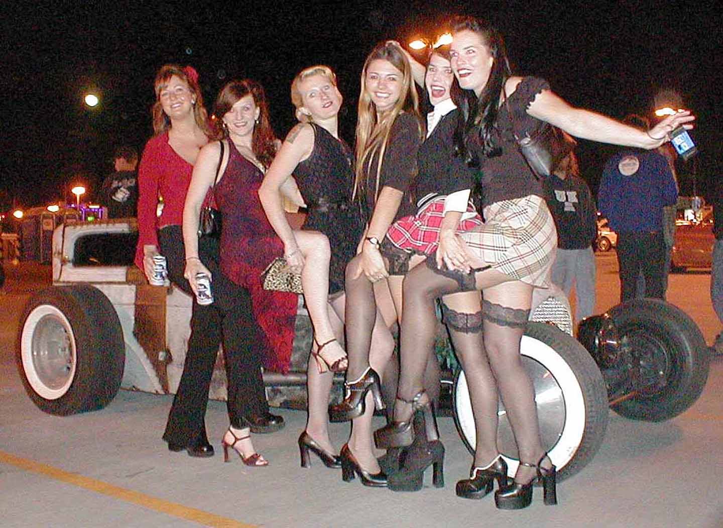 I'm not normally into chick shots, but V inspired the girls to pose...